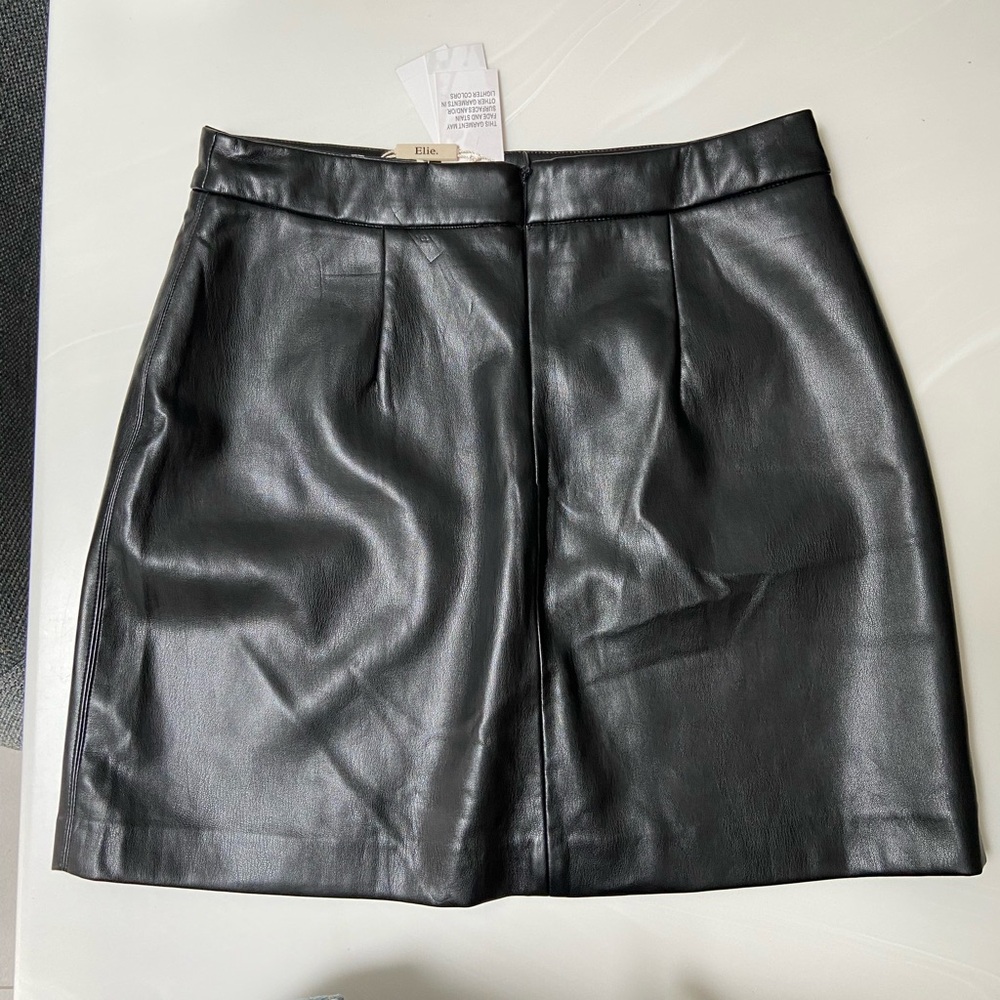 Elie Tahari Black Pleated Pencil Mini Skirt